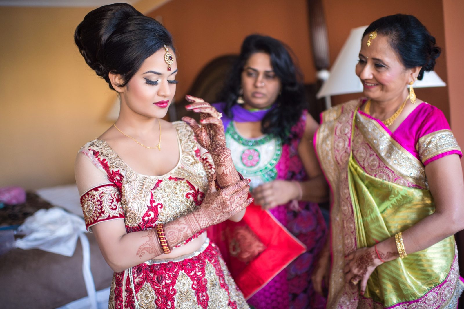 Bridal party getting ready on the wedding morning